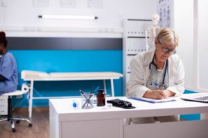 Aposentadoria Especial Para Médico - Contabilidade em São Jose dos Campos | Souza & Souza